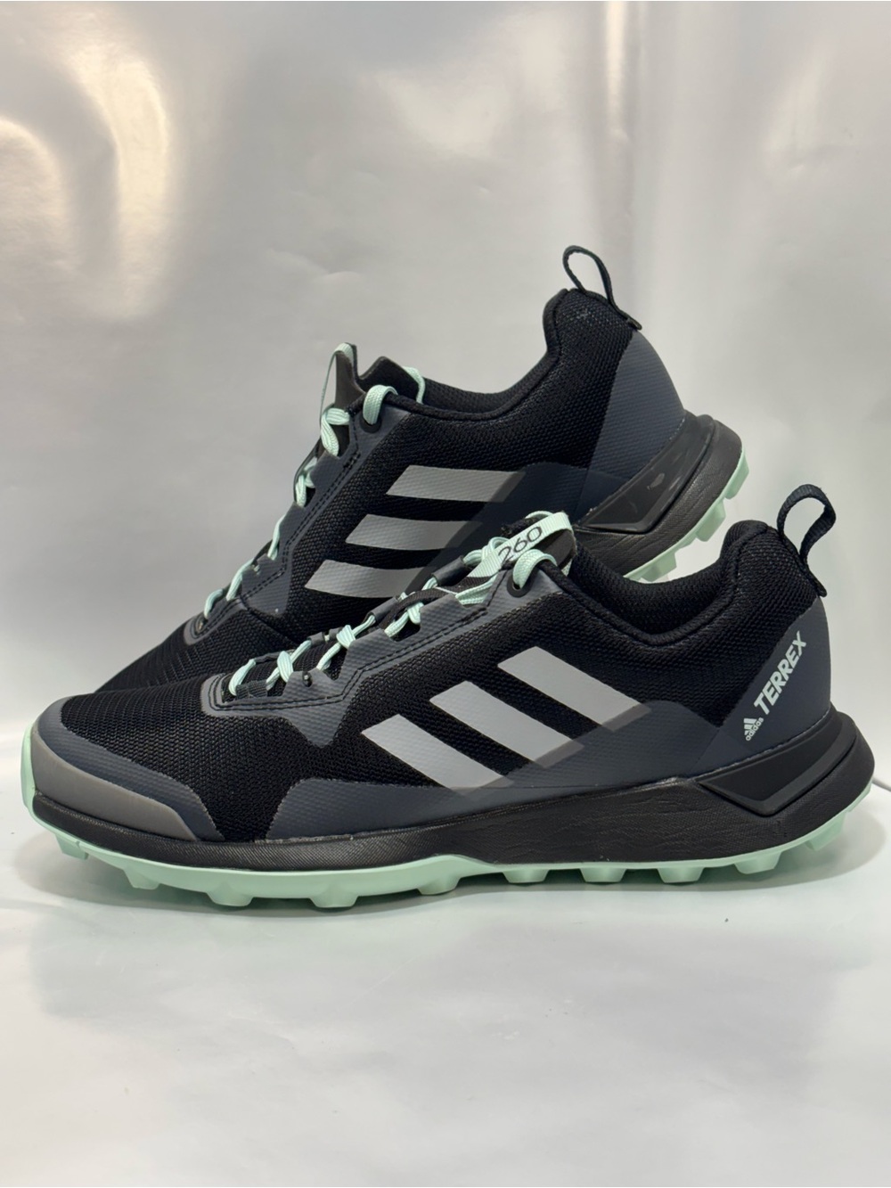 Adidas Terrex 260 Womens Size 7.5 Black White Athletic Running Shoes Sneakers